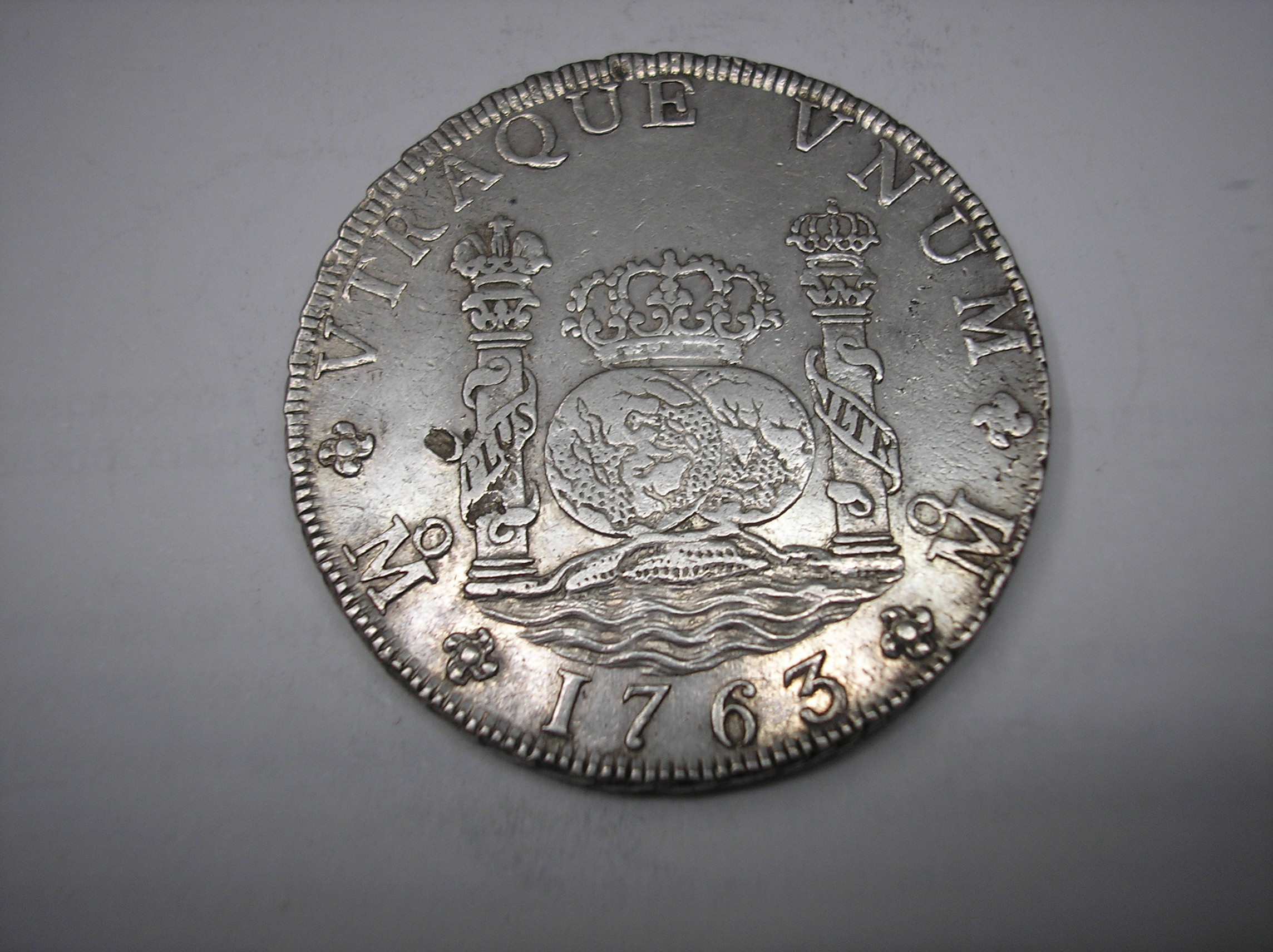 8 REALES COLUMNARIO DE PLATA DE 1763. MÉXICO.CARLOS III