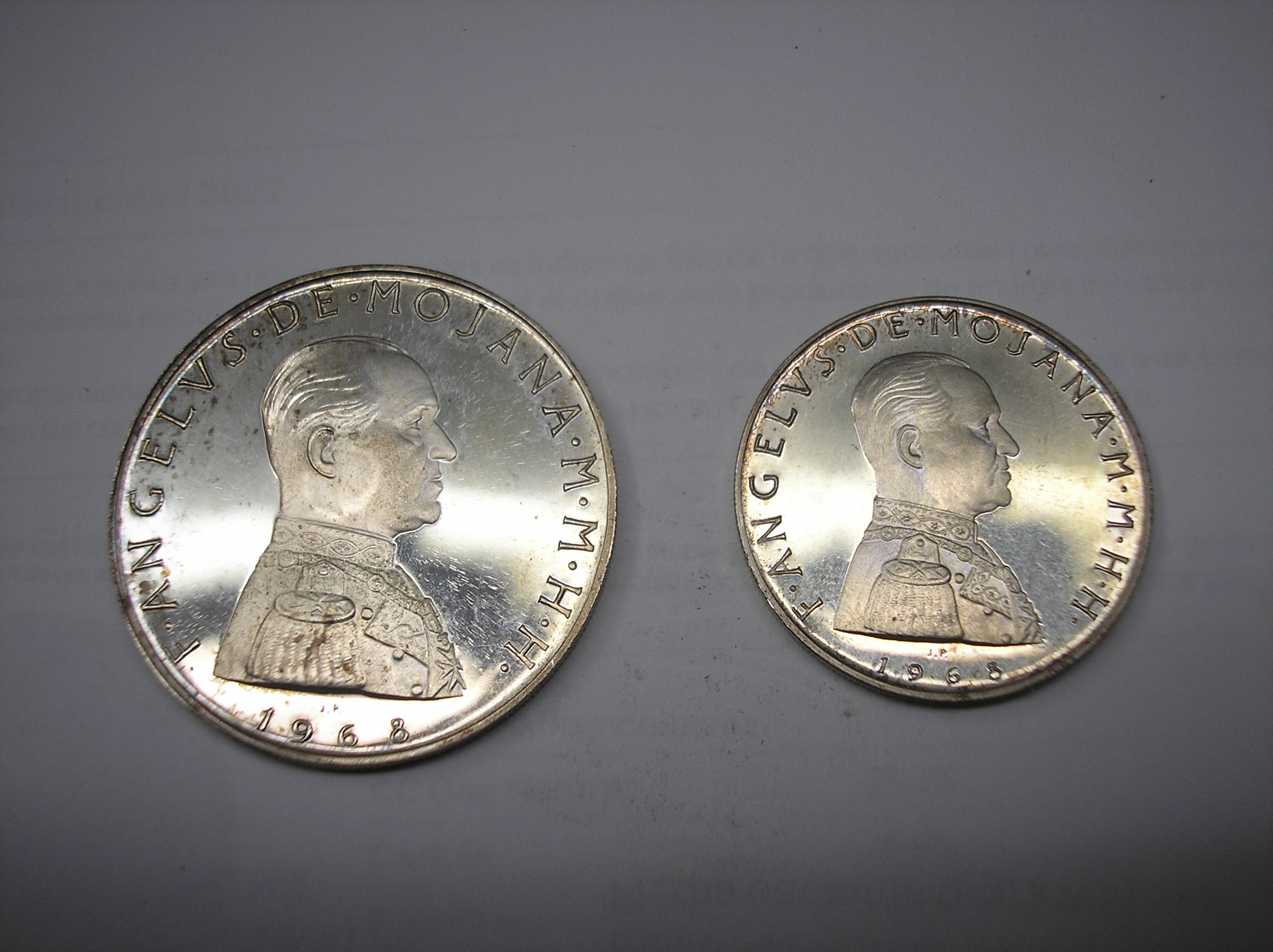 ORDEN DE MALTA, 1 Y 2 ESCUDOS DE PLATA DE 1968